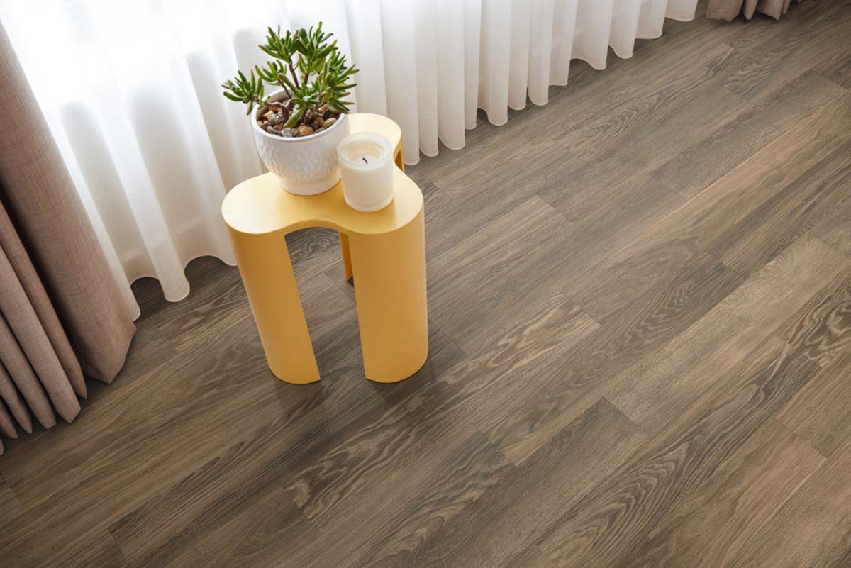 Karndean Knight Tile Cocoa Limed Oak Gluedown LVT KP165