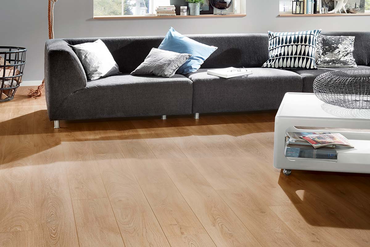 Series Woods 10mm Laminate Flooring Golden Oak