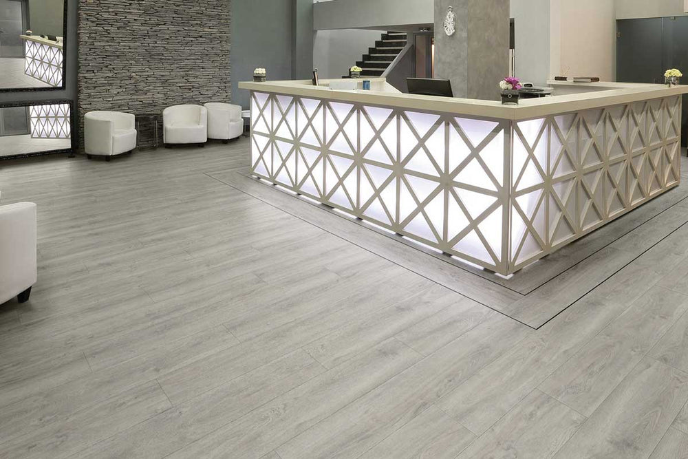 Polyflor Expona PUR Bevel Line Ashen Oak Gluedown LVT 2818
