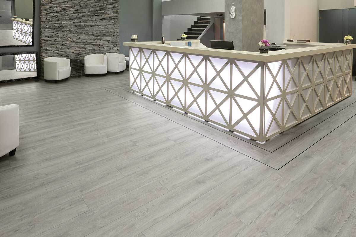 Polyflor Expona PUR Bevel Line Ashen Oak Gluedown LVT 2818