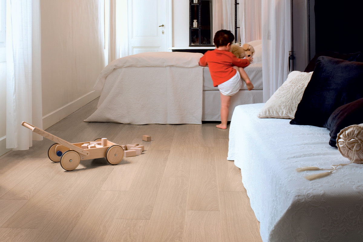 Quick-Step Impressive Ultra White Varnished Oak Click Laminate