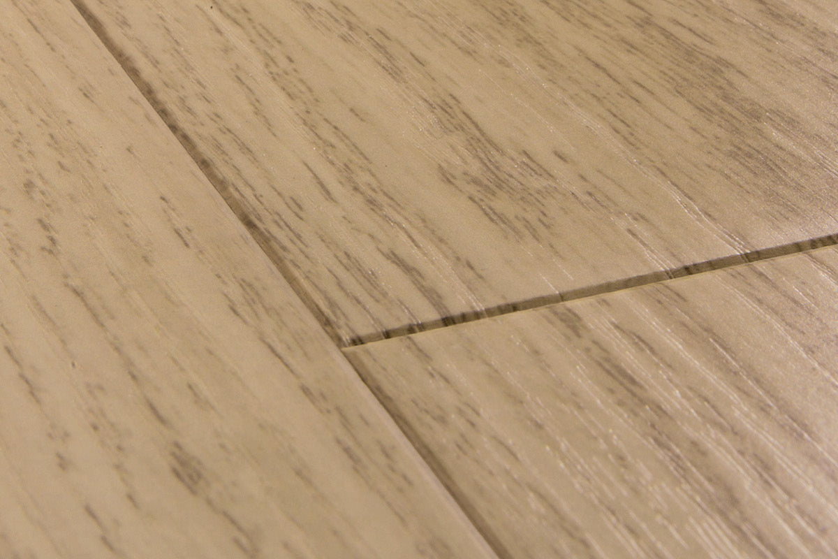 Quick-Step Impressive White Varnished Oak Click Laminate