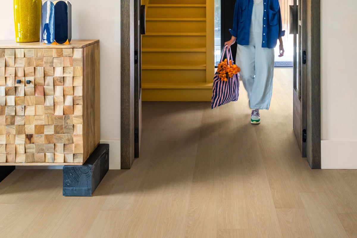 Quick-Step Impressive White Varnished Oak Click Laminate