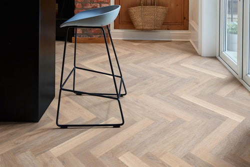 Karndean Knight Tile Rose Washed Oak Gluedown Herringbone LVT SM-KP95