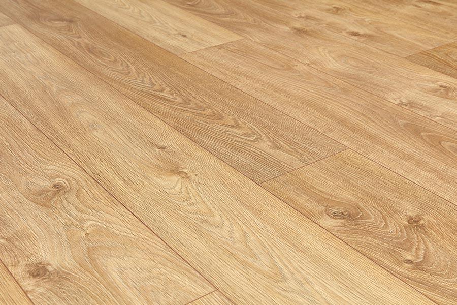 Series Woods 12mm Laminate Flooring Smoked Oak