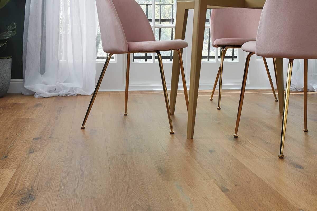 Karndean Knight Tile Traditional Character Oak Gluedown LVT