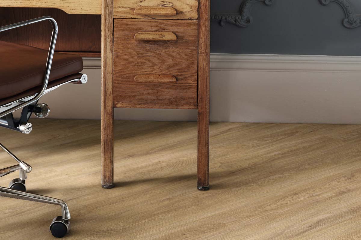 Polyflor Camaro Sienna Oak Gluedown Plank LVT