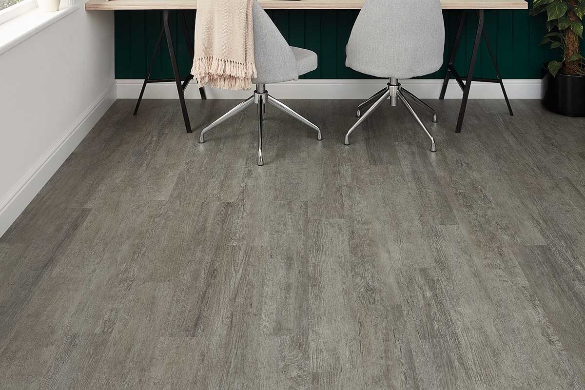 Karndean Knight Tile Quayside Oak Gluedown LVT
