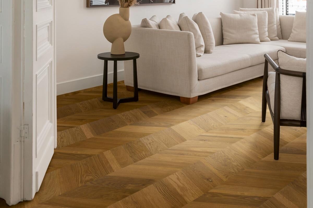 Quick-Step Intenso Traditional Oak Chevron Engineered Wood Flooring INT3902