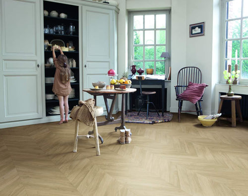 Quick-Step Impressive Patterns Chevron Oak Medium Click Chevron Laminate