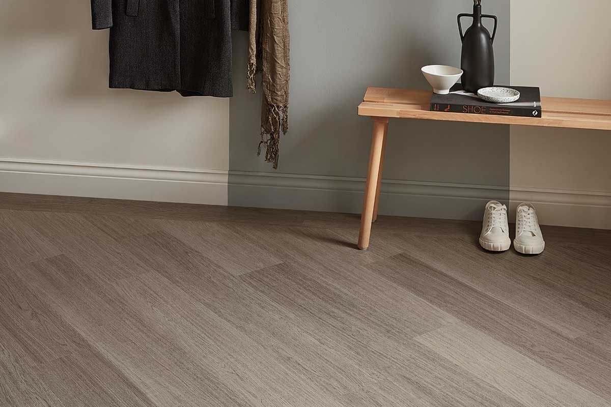 Karndean Knight Tile Grey Studio Oak Gluedown LVT